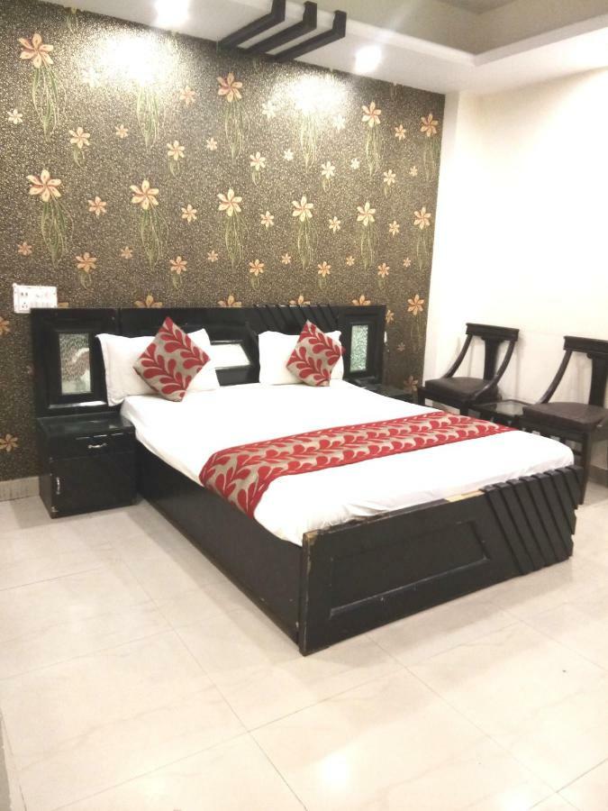 Hotel Parkside Grand With Free Parking