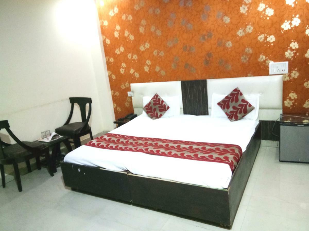 Parkside Grand With Free Parking Hotel