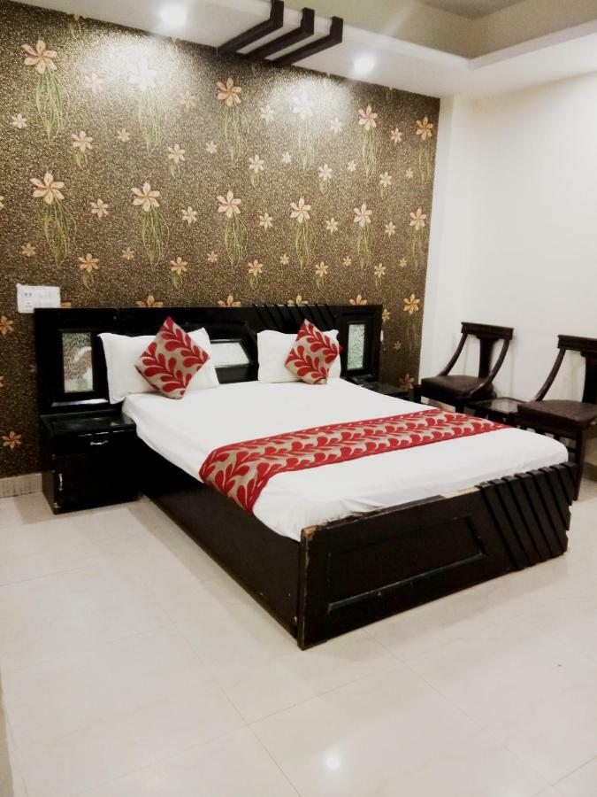 Parkside Grand With Free Parking Hotel