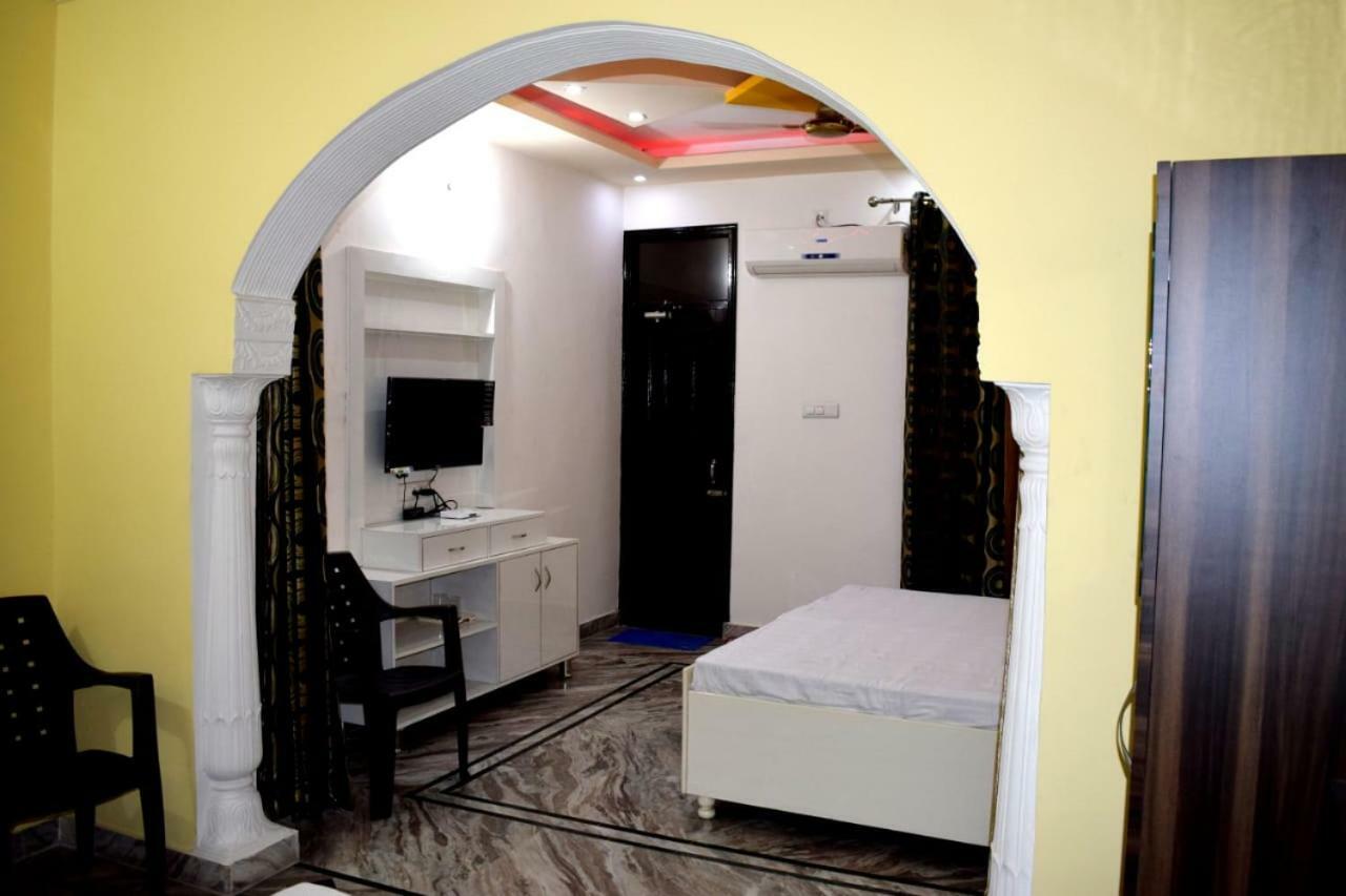 Homestay $ 4 *