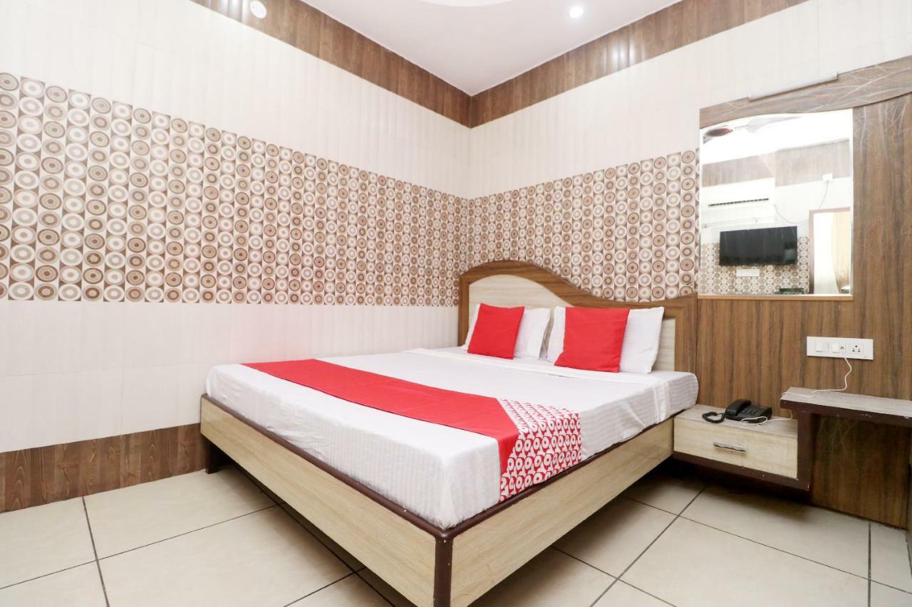Hotel Oyo 40297 A K 3*