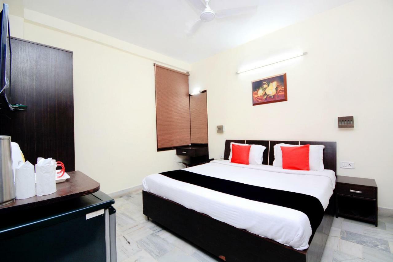Capital O 4087 Akaal Residency
