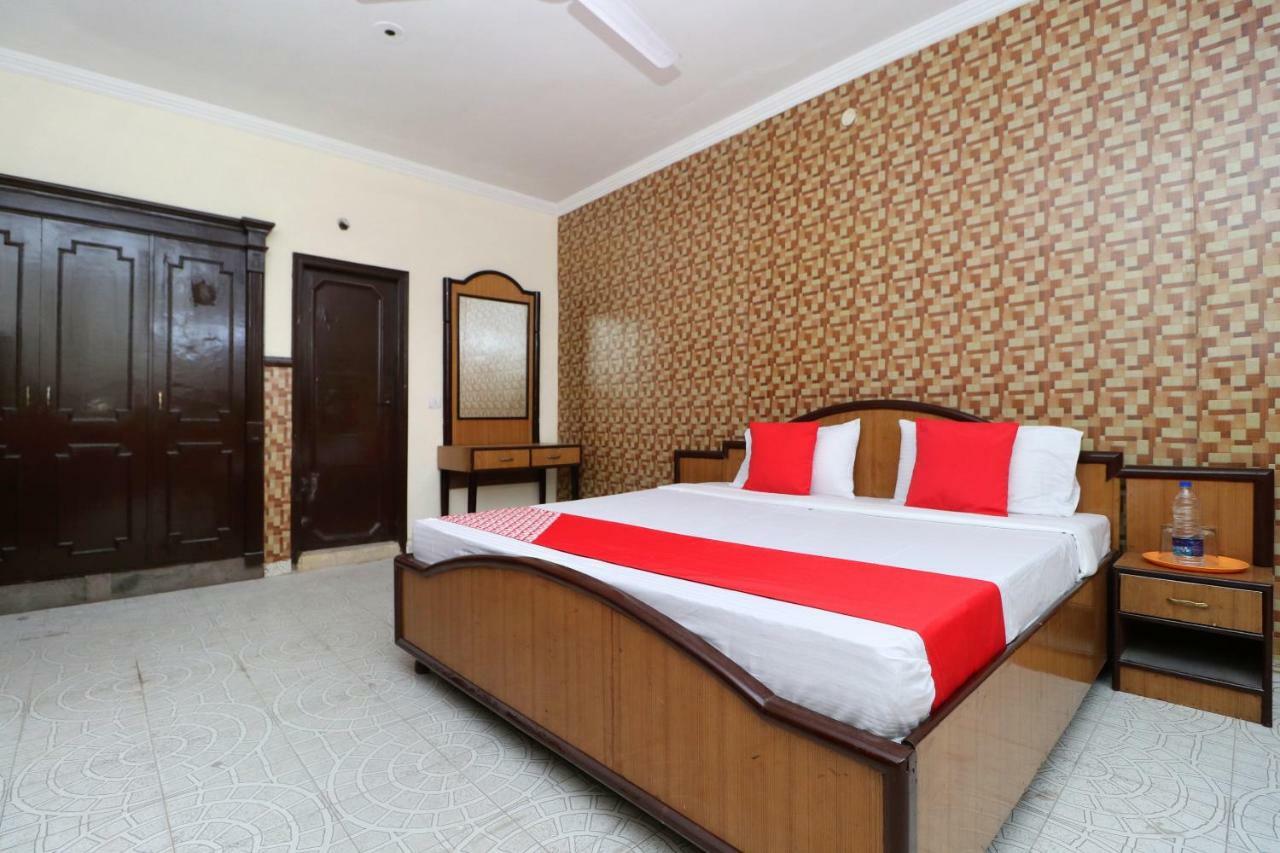 Oyo 24326 Ab Hotel