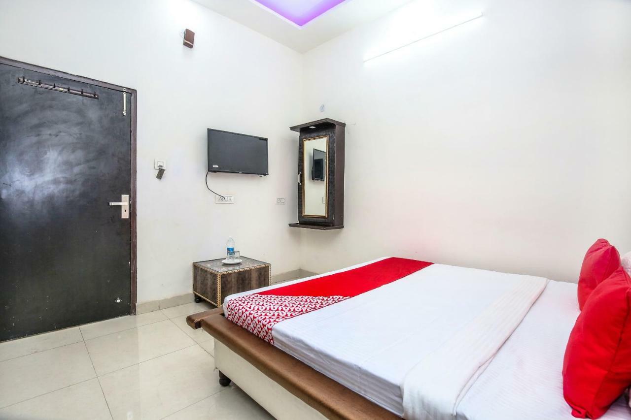 Hotel Oyo 24851 R Continental
