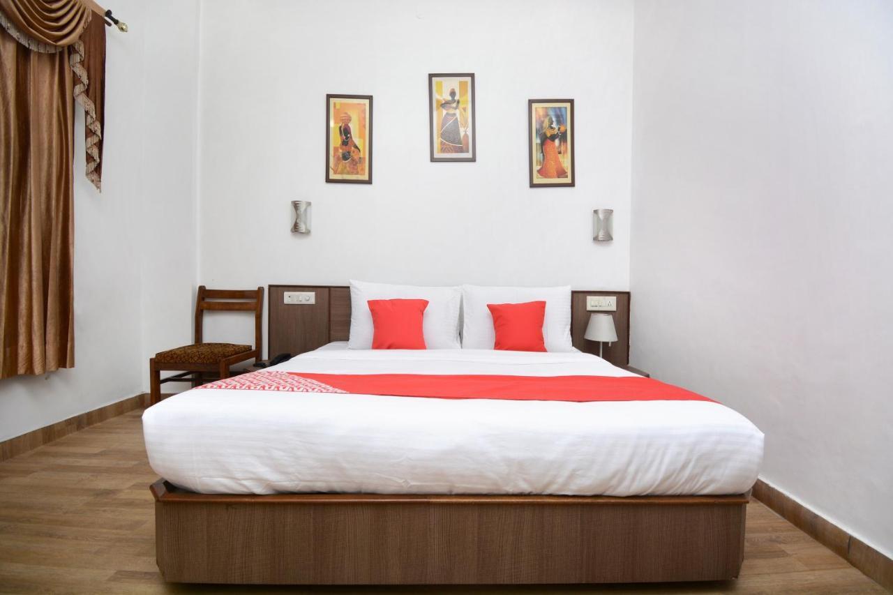 Ricky International Hotel 3*