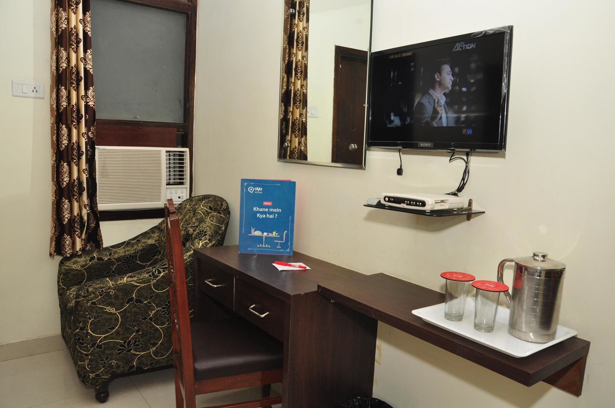 Oyo Centre Guru Nanak Bhawan Hotel
