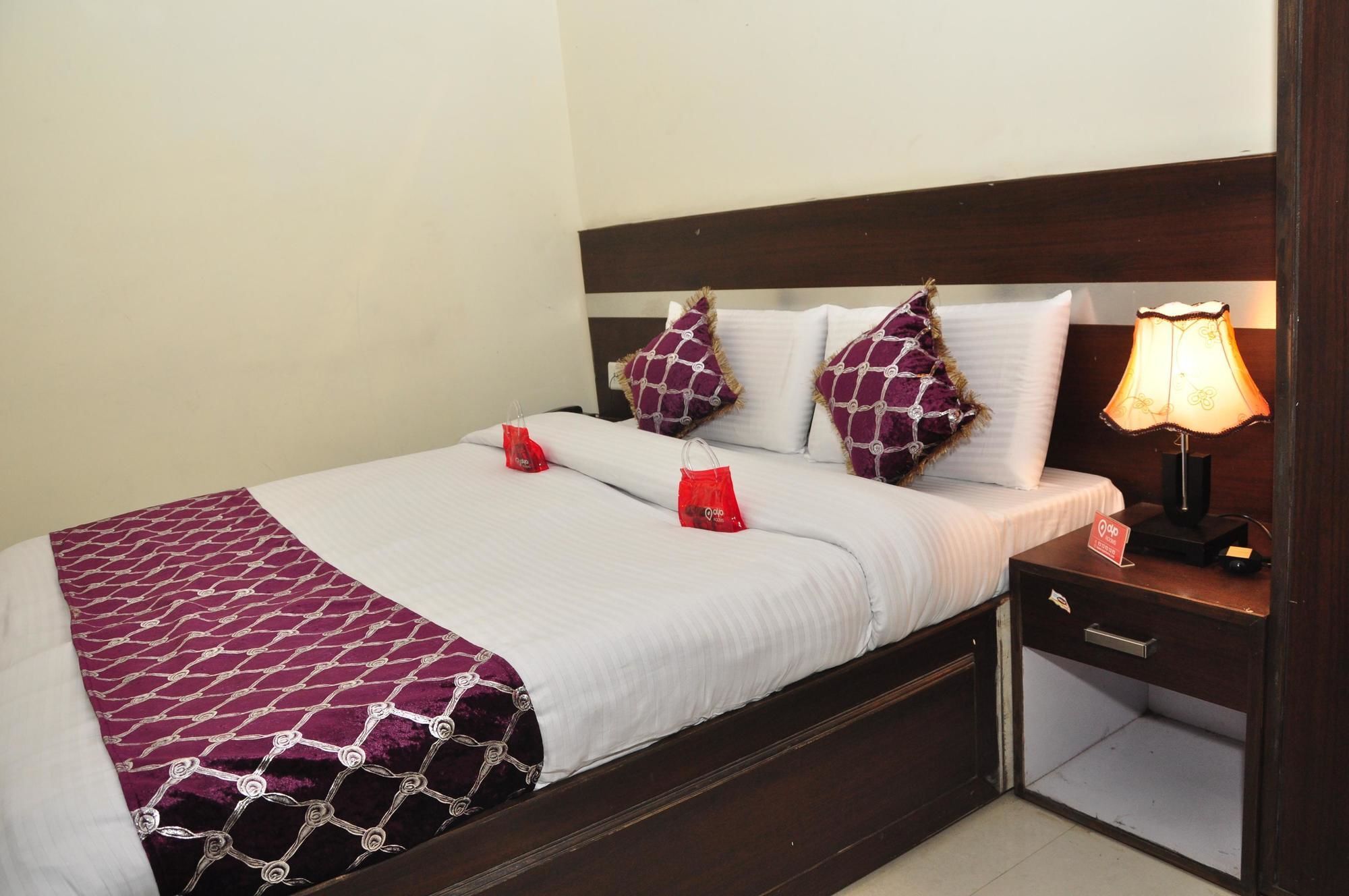 Oyo Centre Guru Nanak Bhawan Hotel 3*
