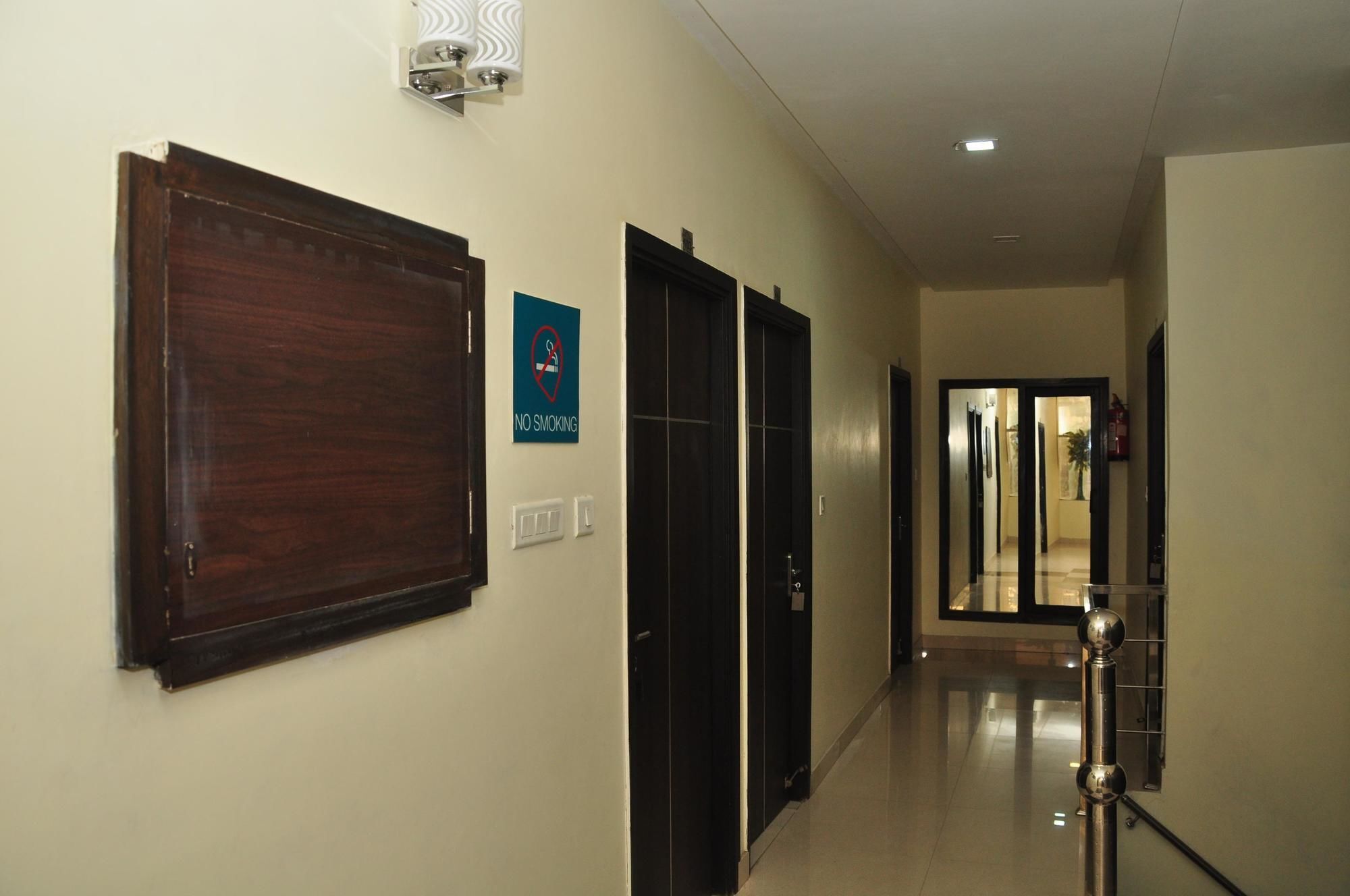 Oyo Centre Guru Nanak Bhawan