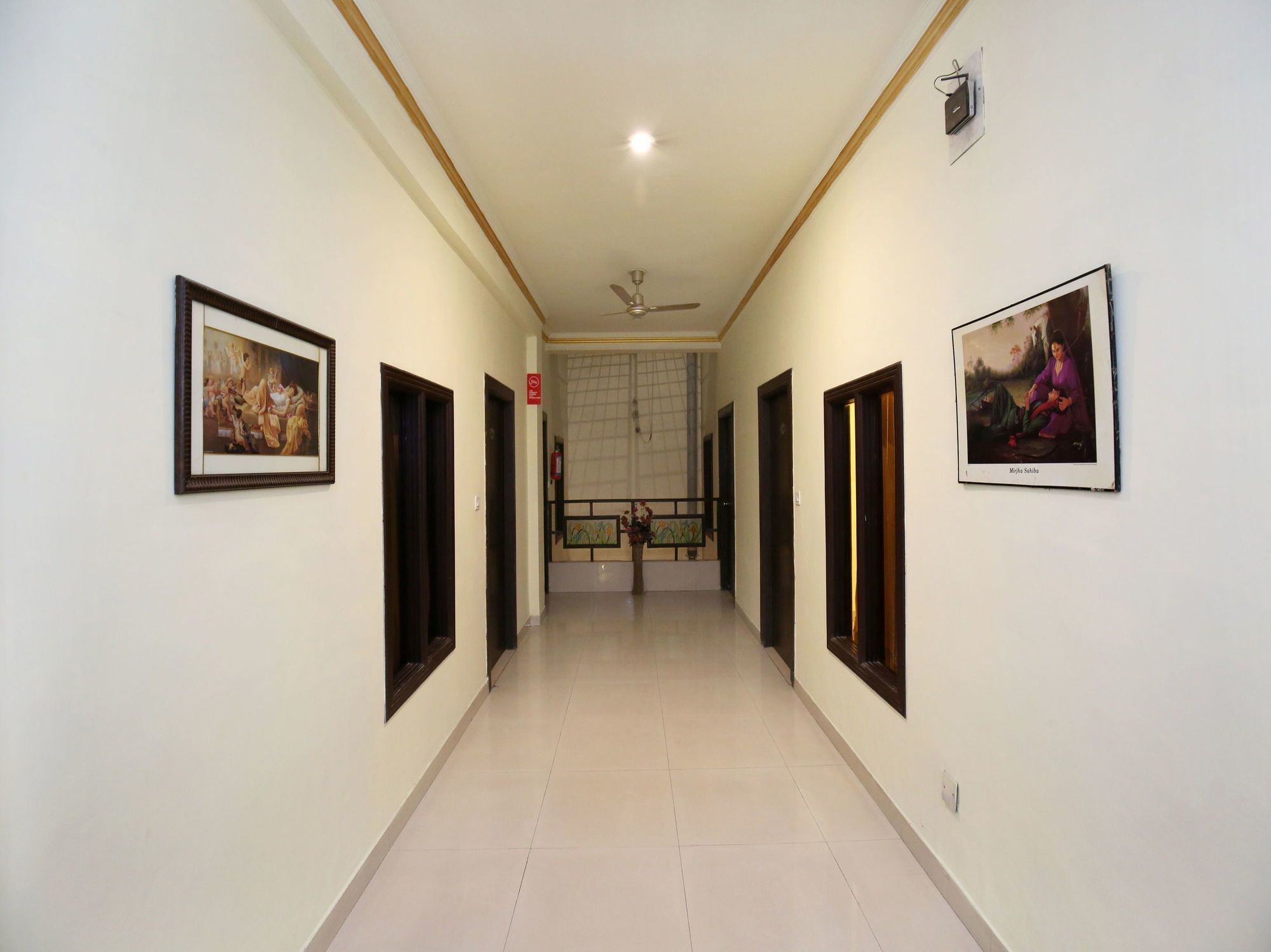 Hotel Downtown 3*