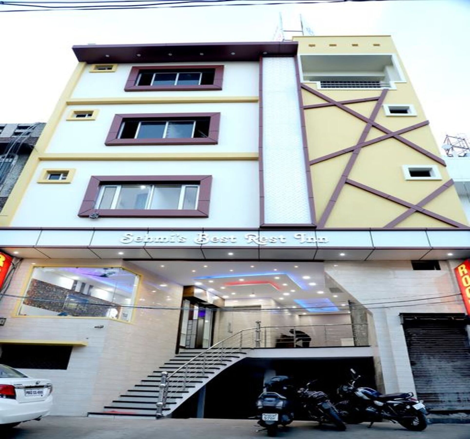 Hotel Sehmi's Rest 3*