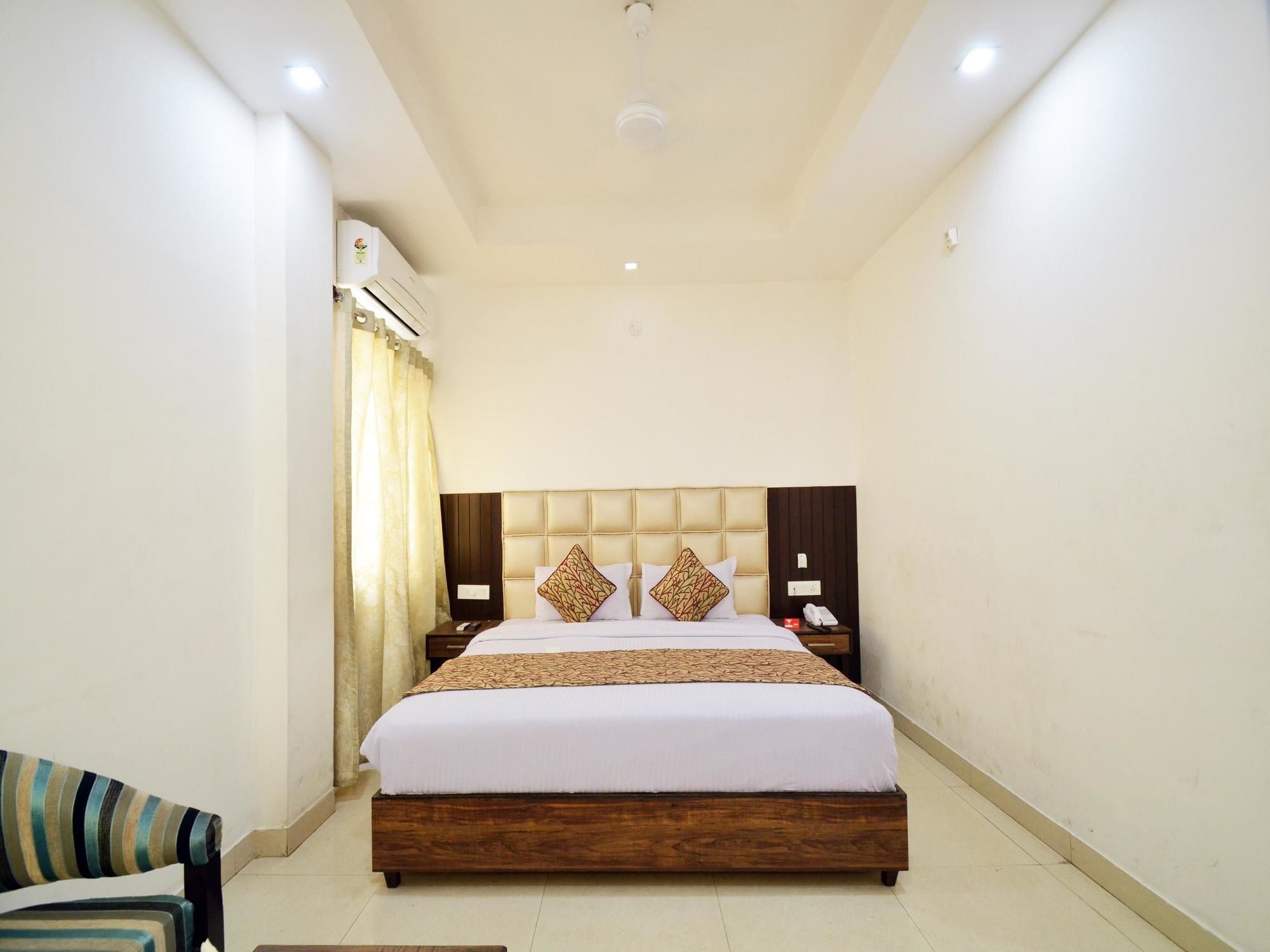 Oyo 5263 R C Regency Amritsar