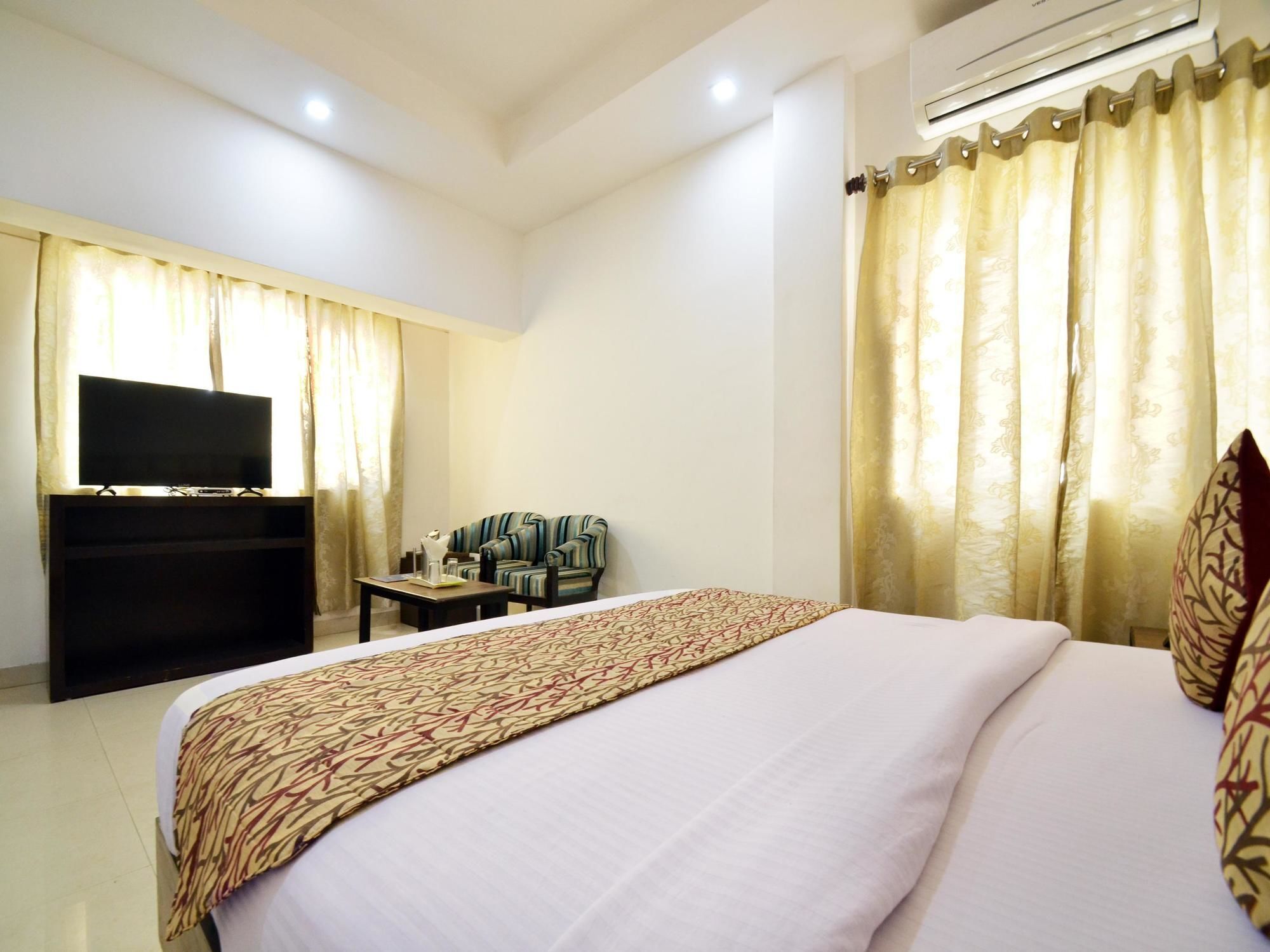 Oyo 5263 R C Regency Amritsar