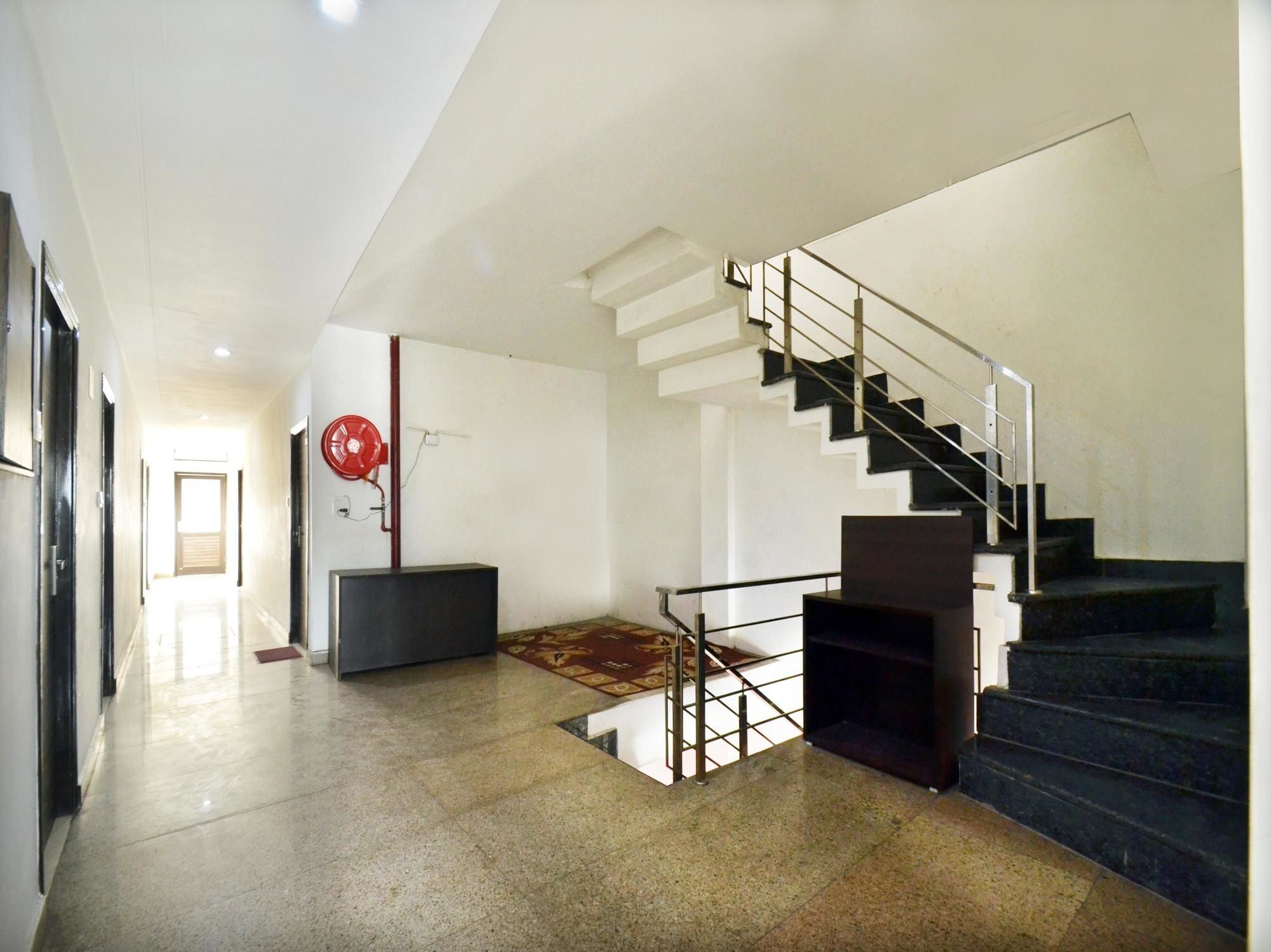 Oyo 5263 R C Regency Amritsar
