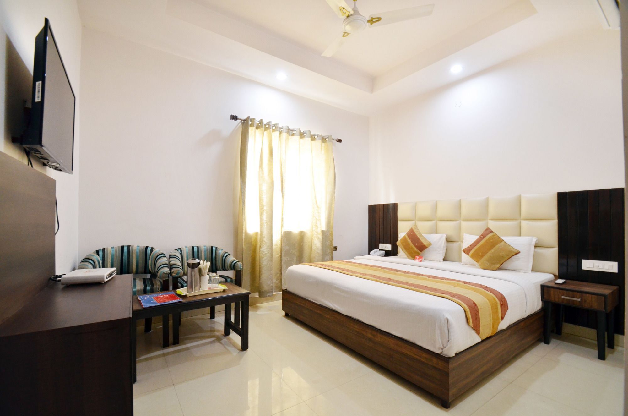 Oyo 5263 R C Regency