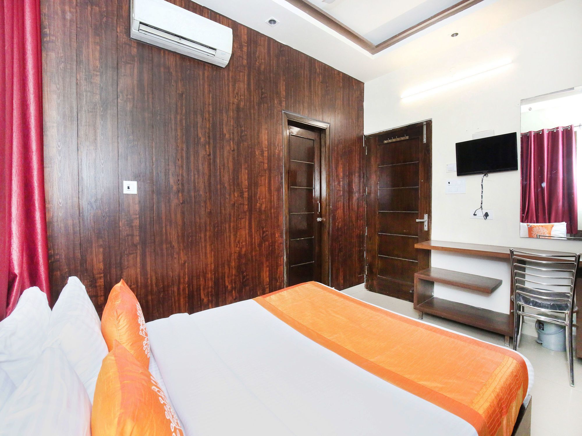 Hotel Oyo 10504 Golden Heritage 2*