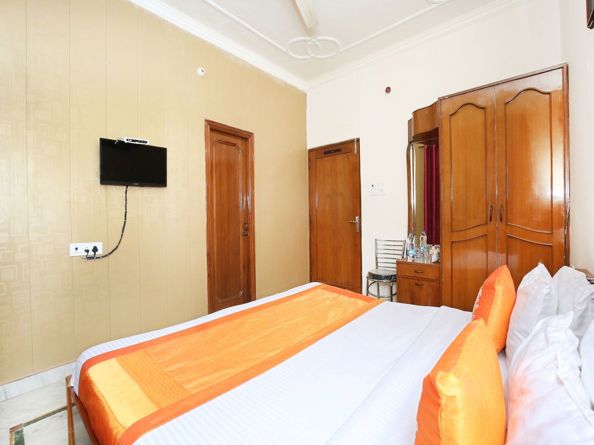 Oyo 10504 Golden Heritage