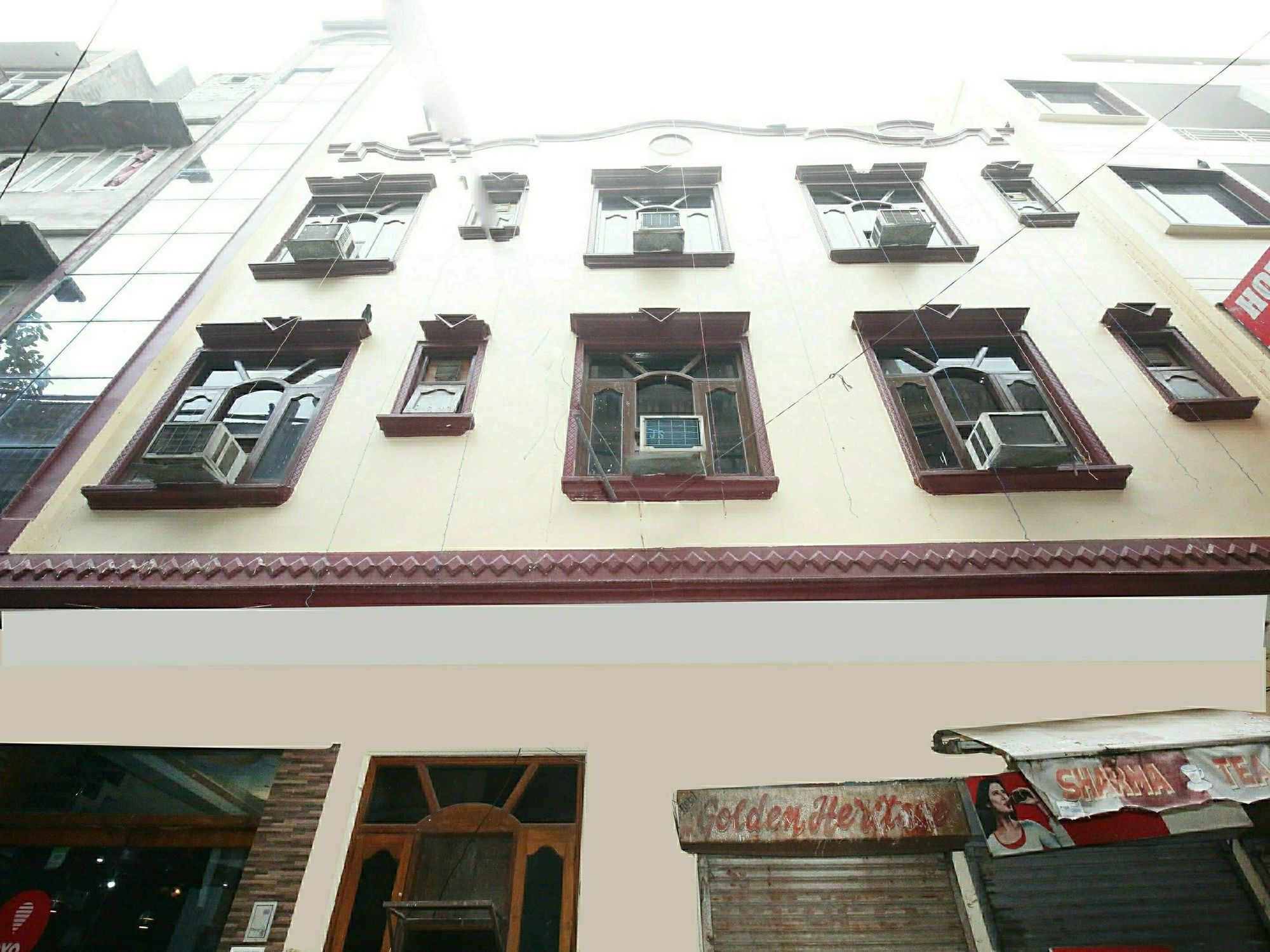 Hotel Oyo 10504 Golden Heritage 2*