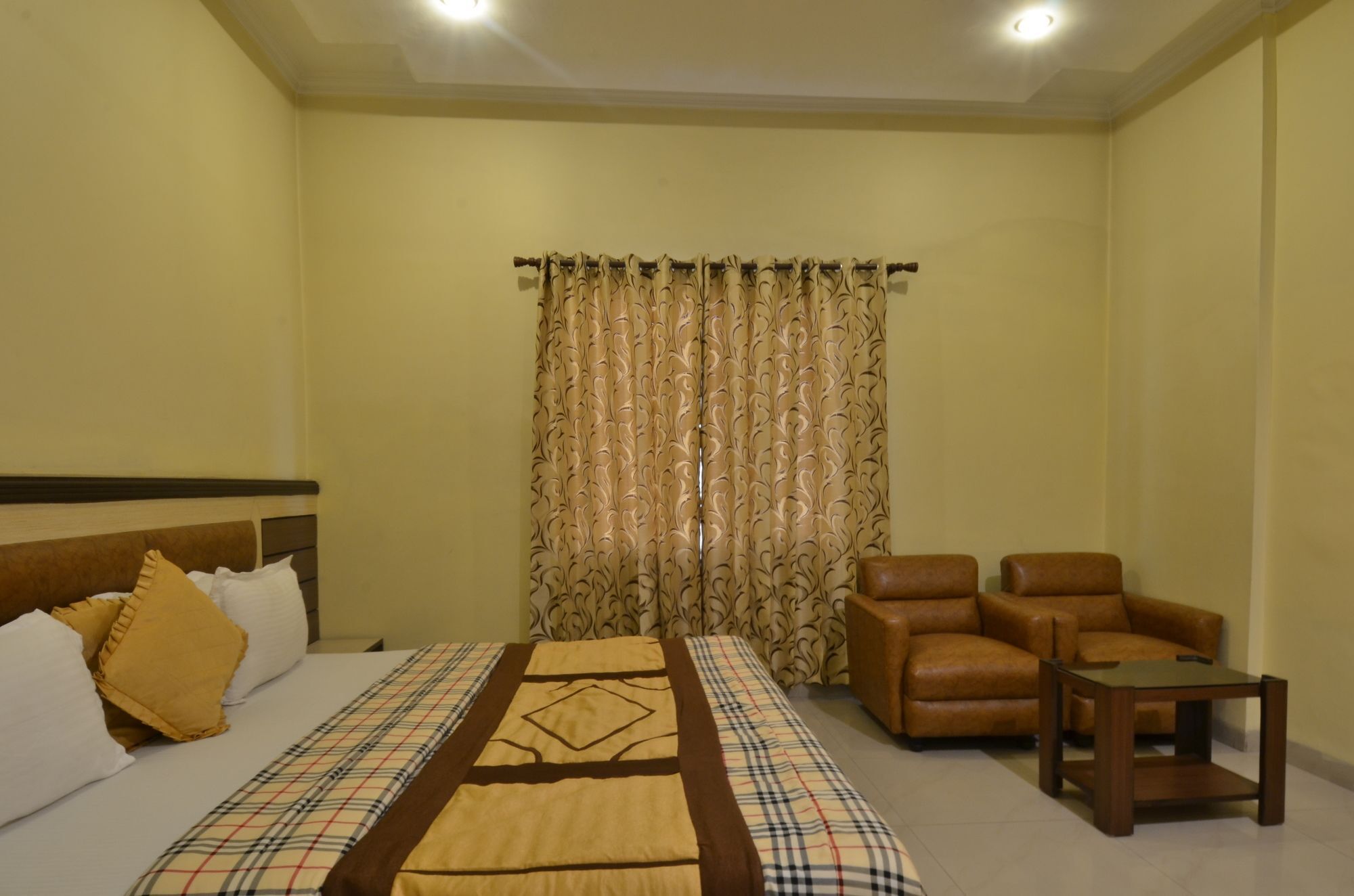 Sarovar Regency 3*