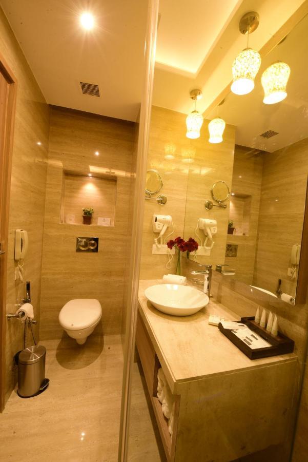 Surestay By Western Hotel