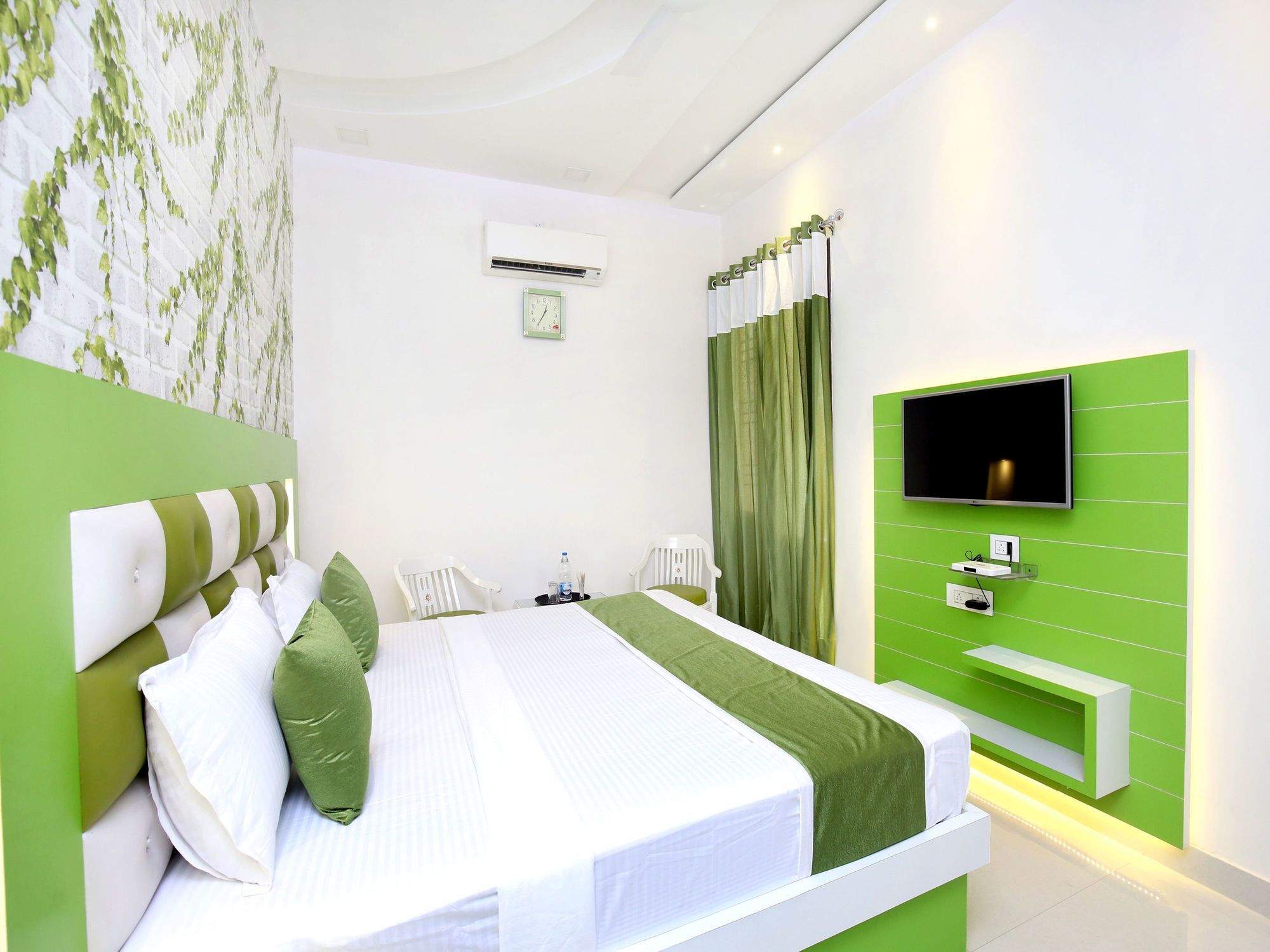 Oyo 16341 C7 Hotel