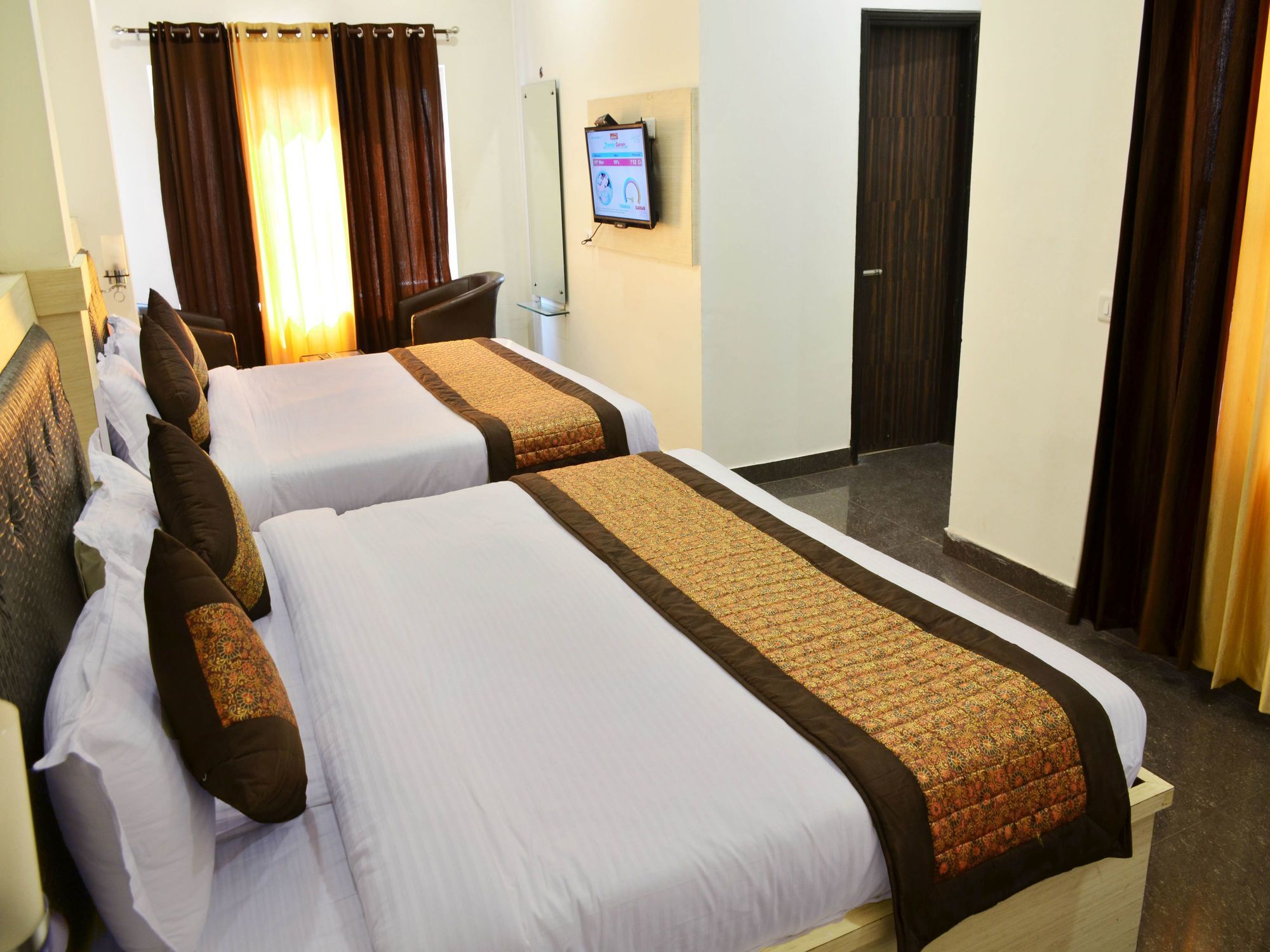 Oyo 7447 Grand Park Amritsar