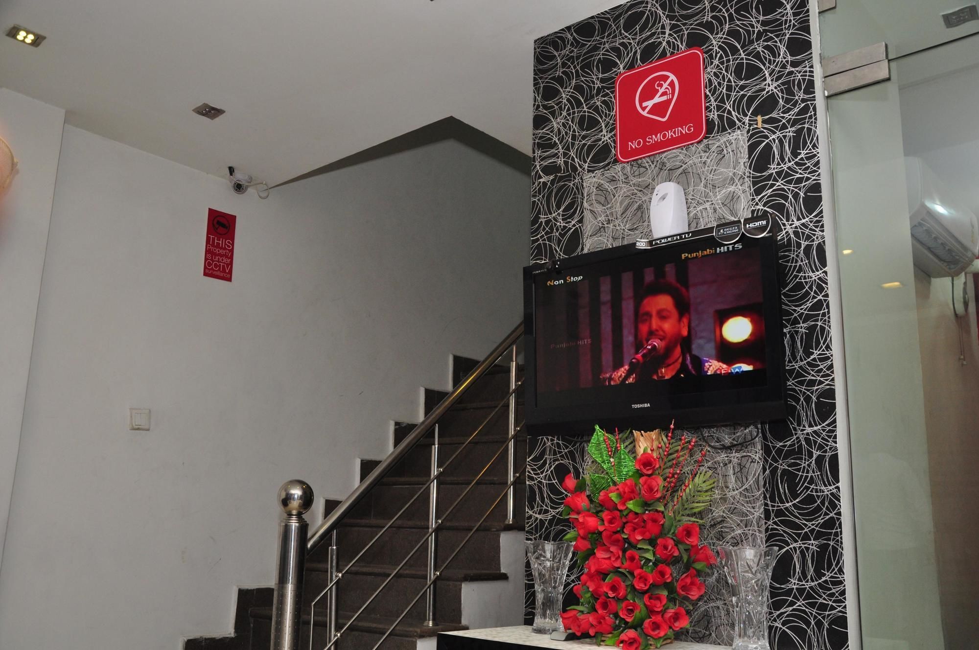 Oyo Bus Stand Chowk Hotel