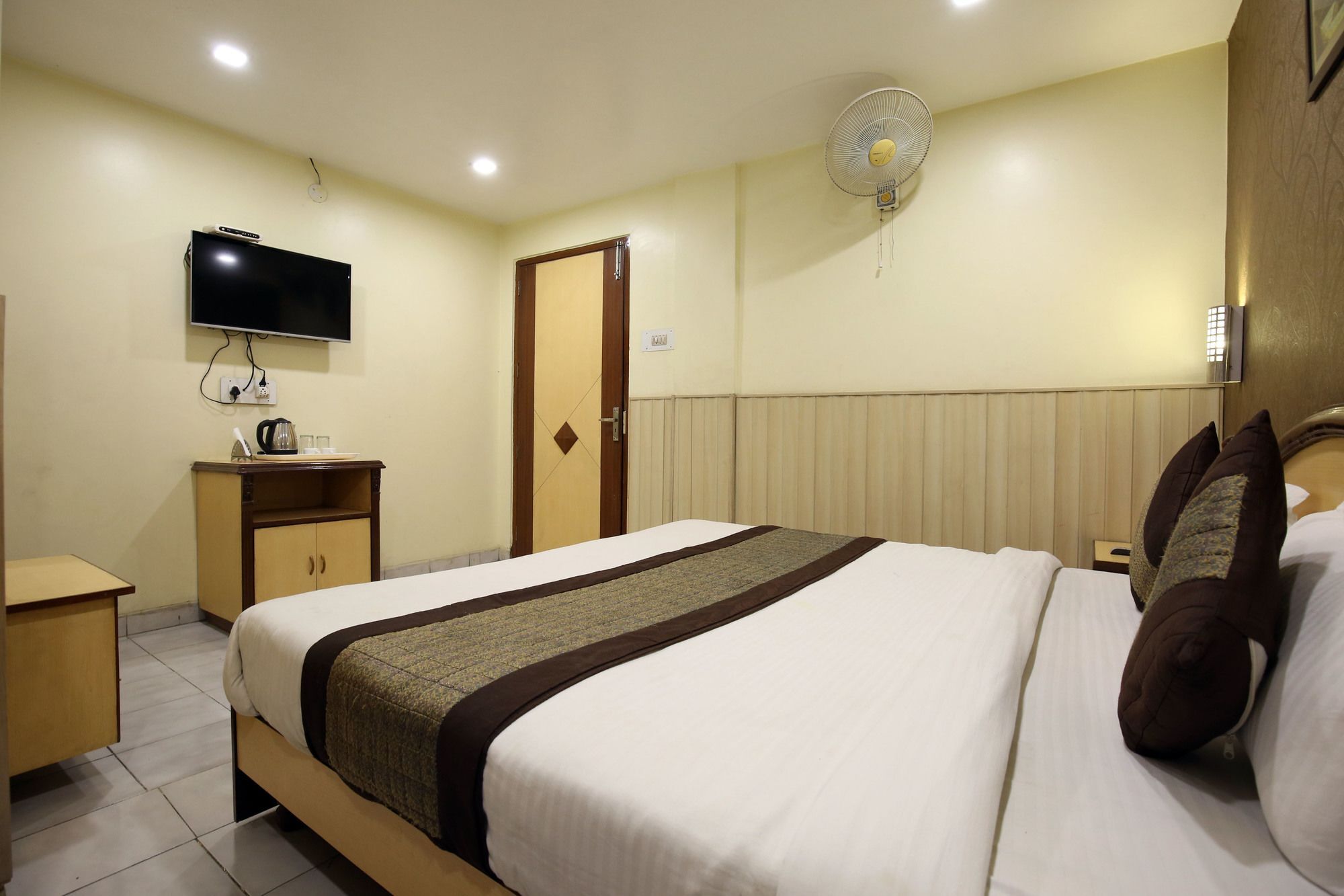 Hotel Oyo 7445 Residency 3*