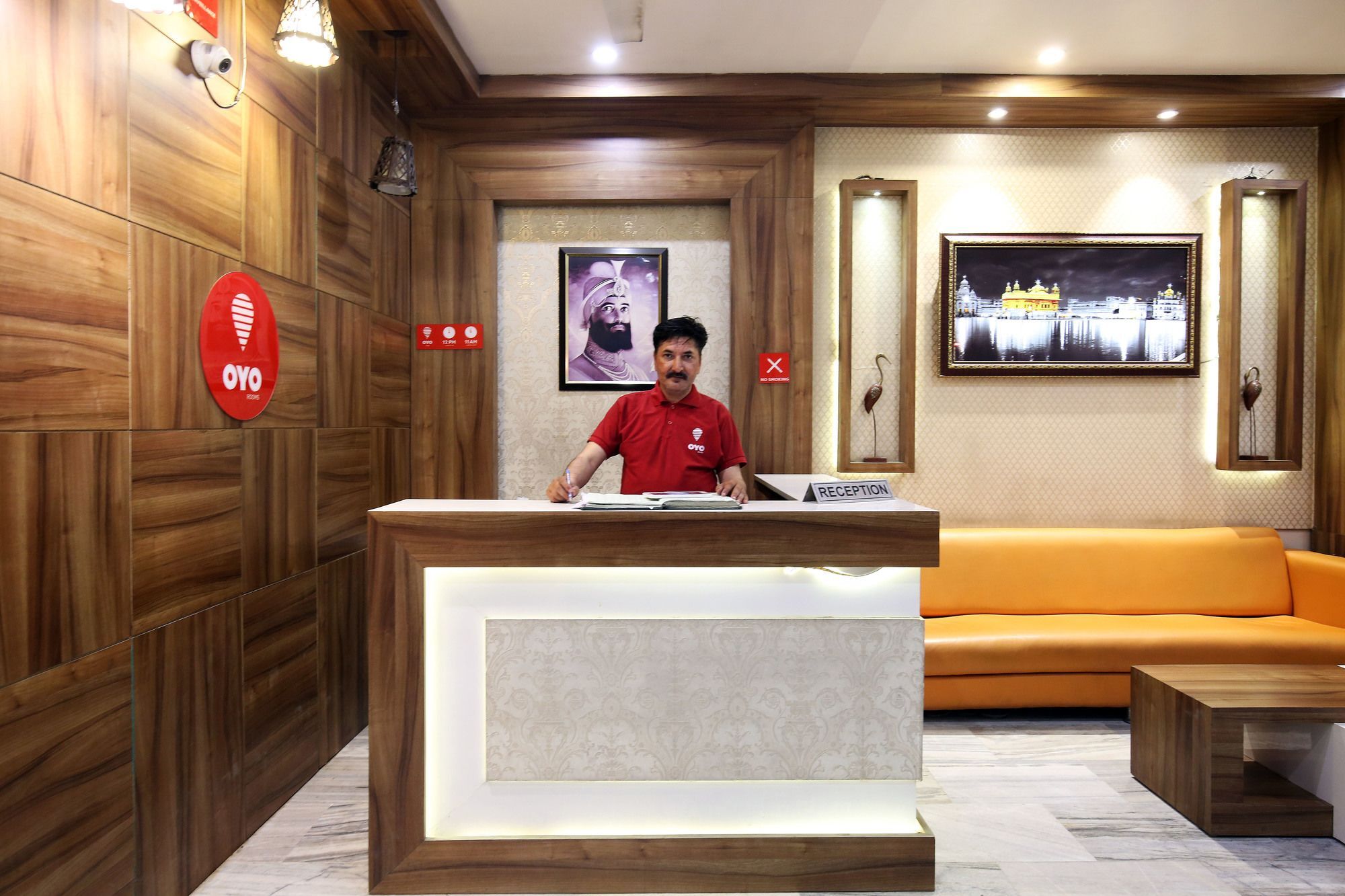 Oyo 7445 Residency Hotel 3*