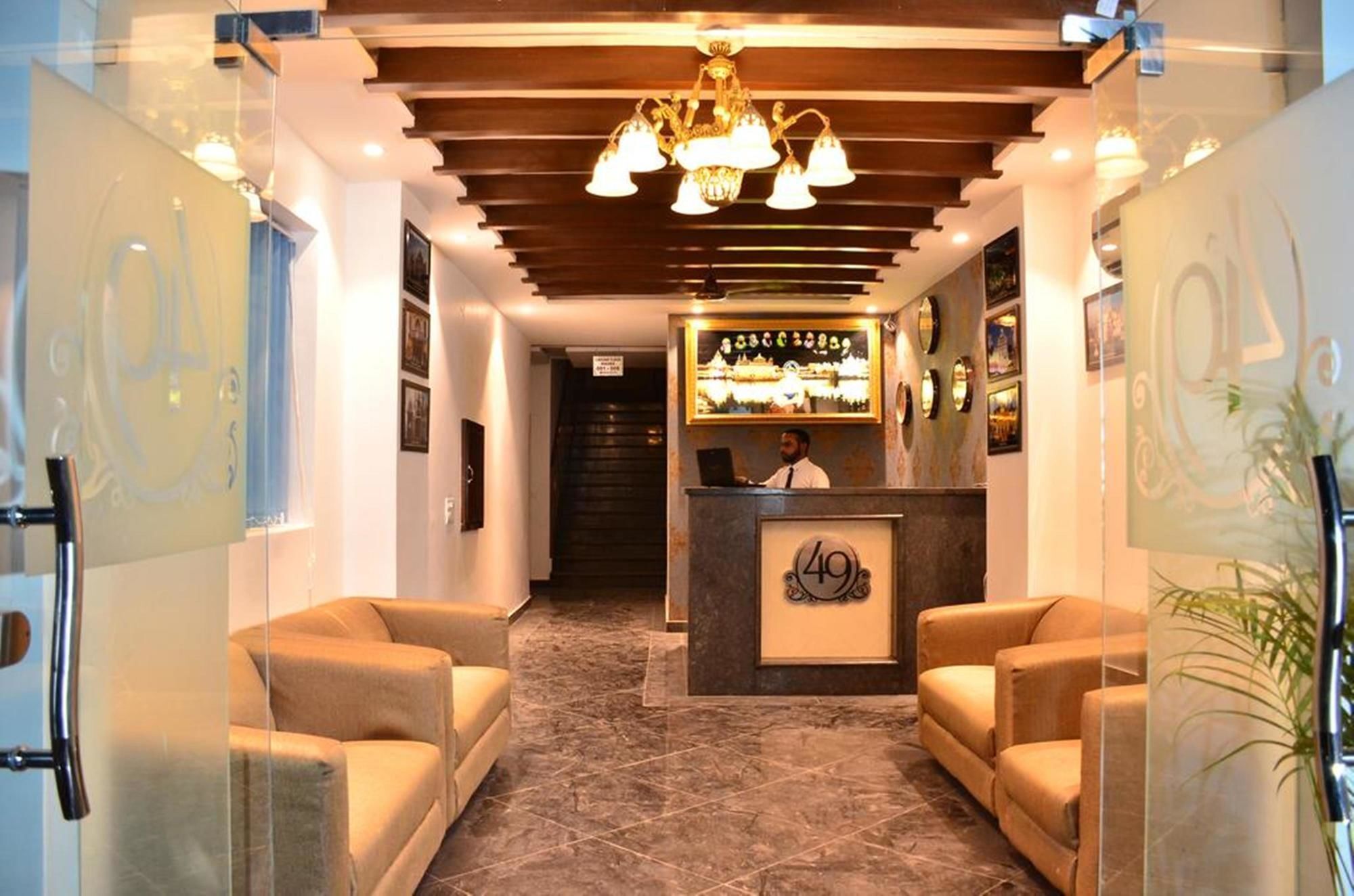 The Casa Near Isbt & Golden Temple Hotel