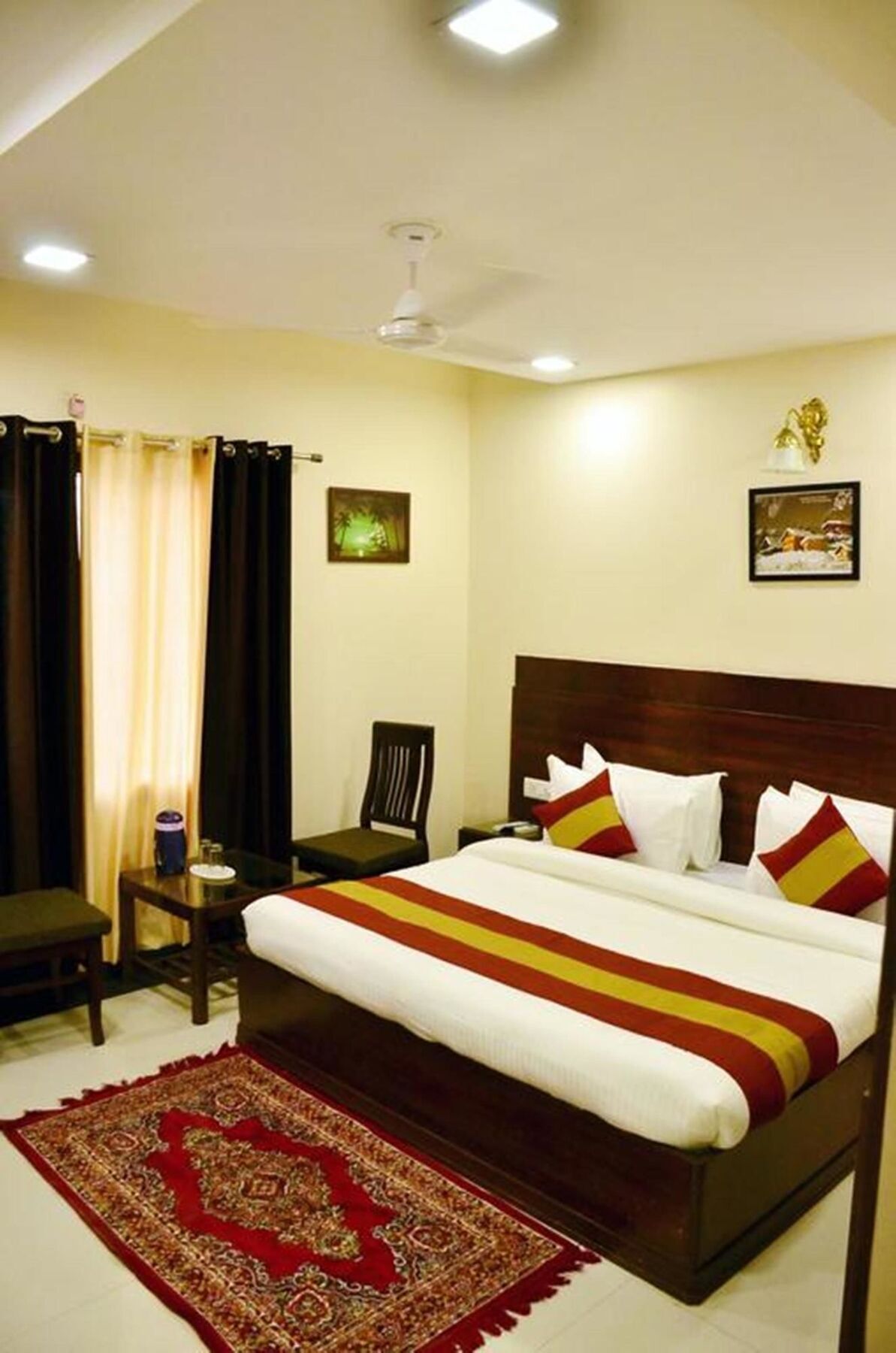 Hotel The Casa Near Isbt & Golden Temple