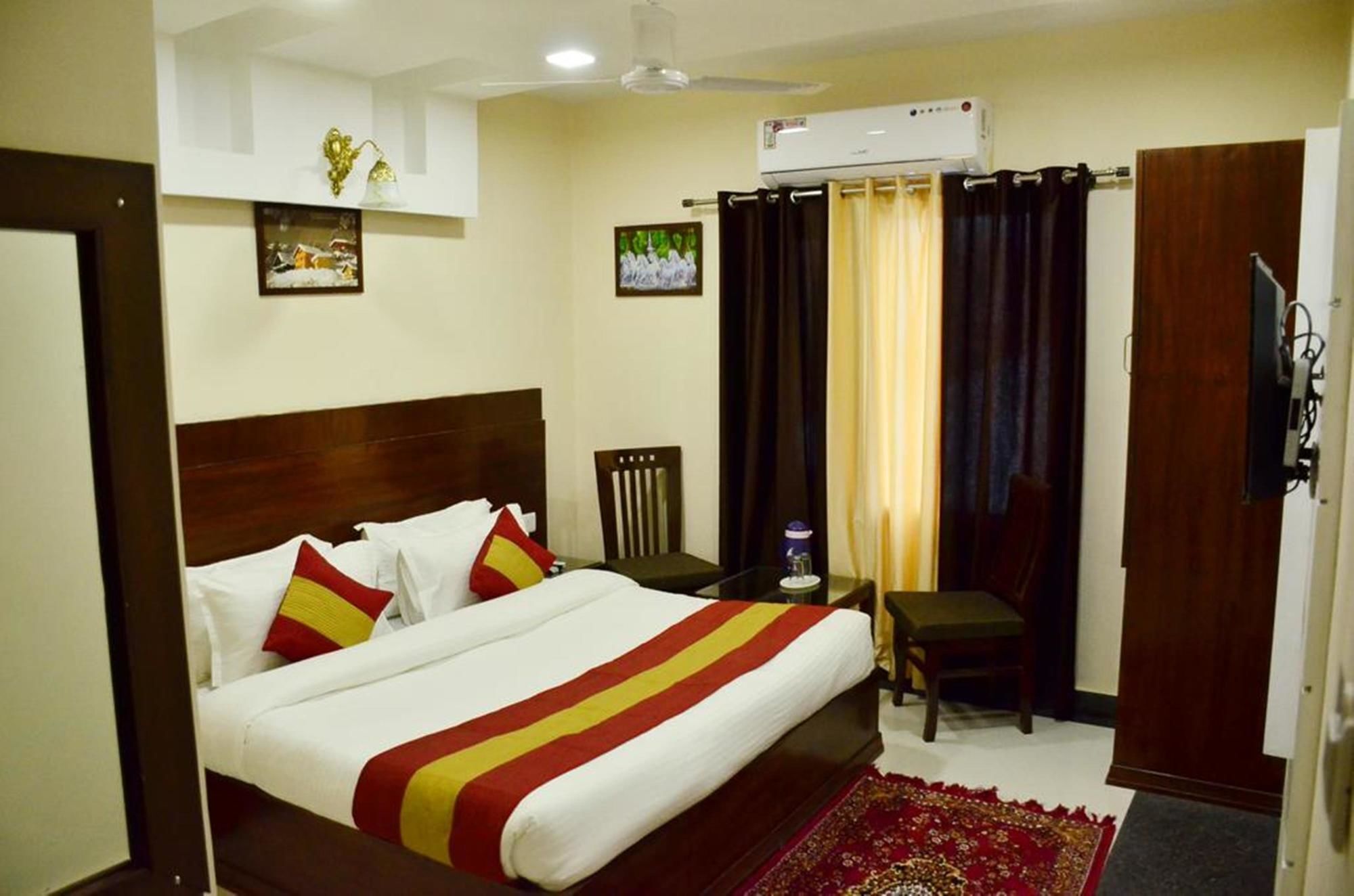Hotel The Casa Near Isbt & Golden Temple Amritsar
