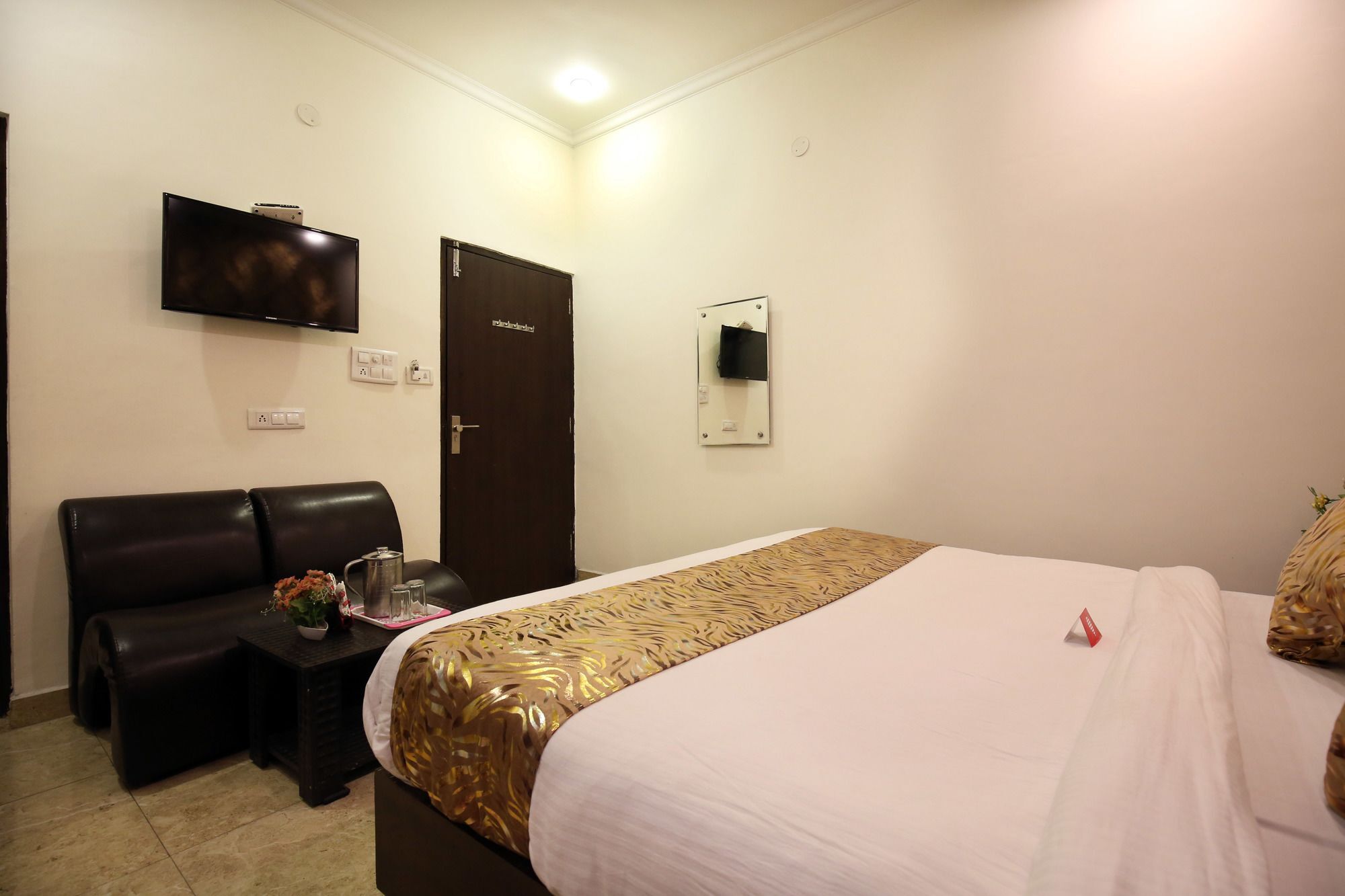 Oyo 111 Opp. Sangam Cinema