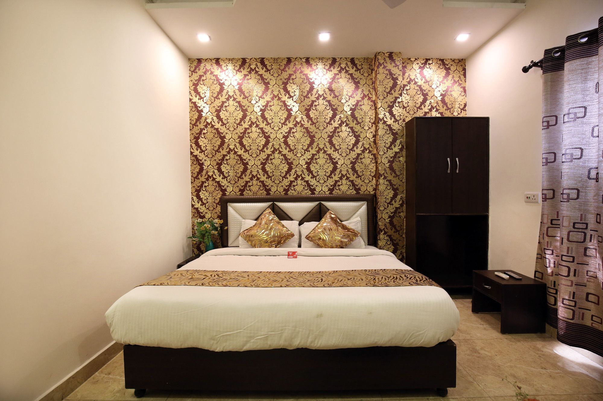 Oyo 111 Opp. Sangam Cinema Amritsar