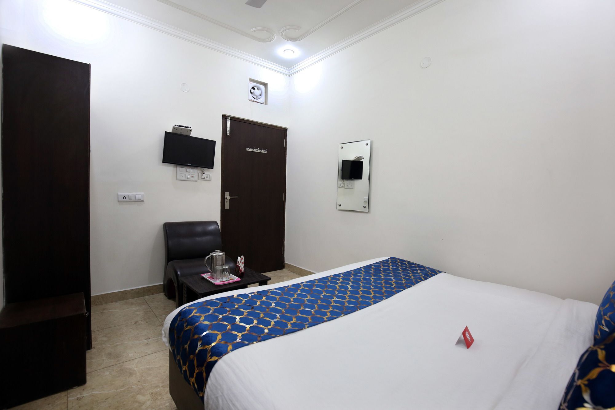 Oyo 111 Opp. Sangam Cinema Hotel