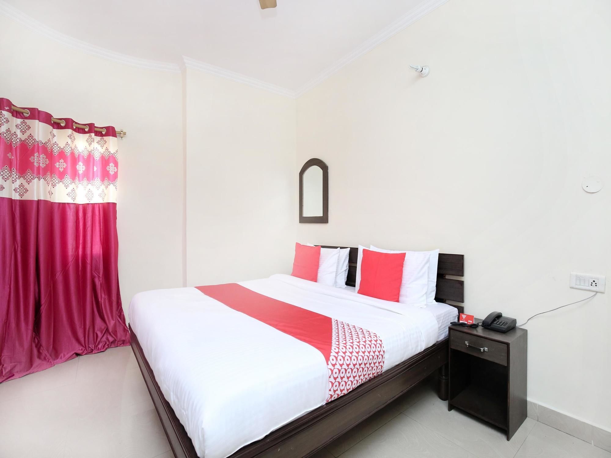 Oyo 14621 Dream Residency 3*