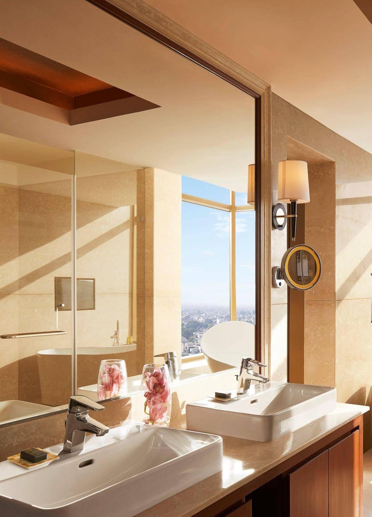 Hotel Taj Swarna