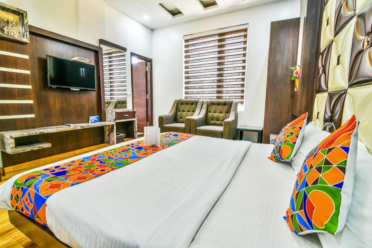 Hotel Fabhotel Aman Residency Sharifpura