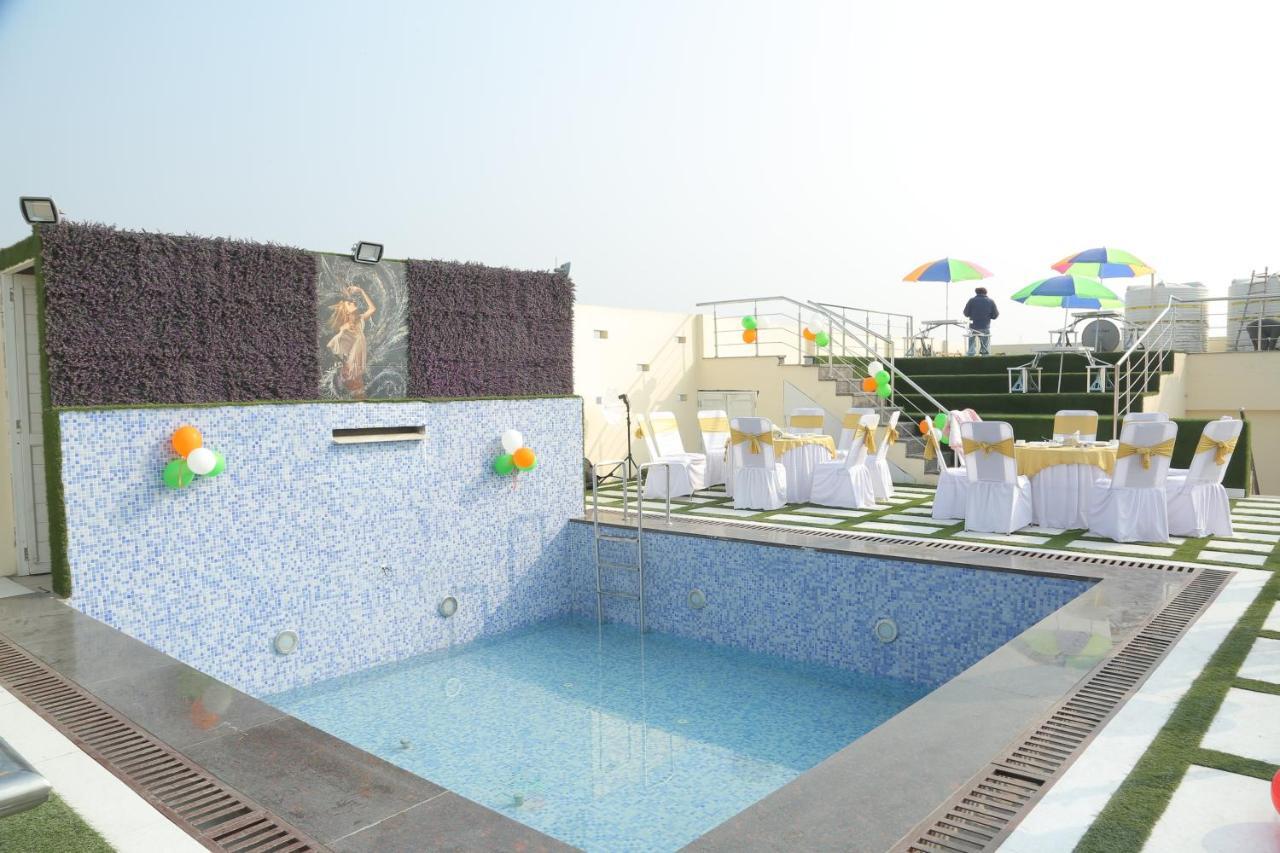 Sallow Royal Suites 3*