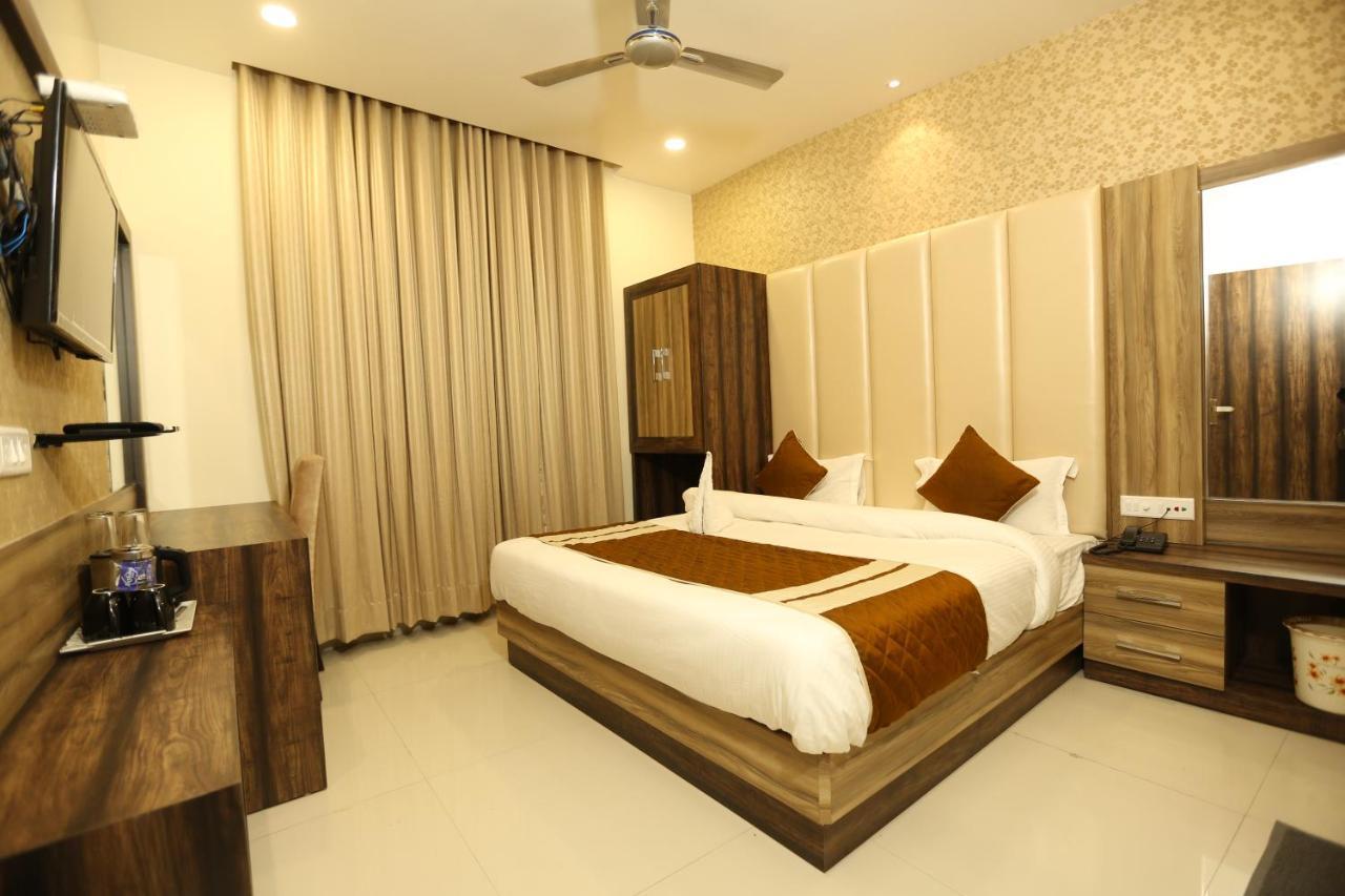 Hotel Malhotra 50 Meter From Golden Temple