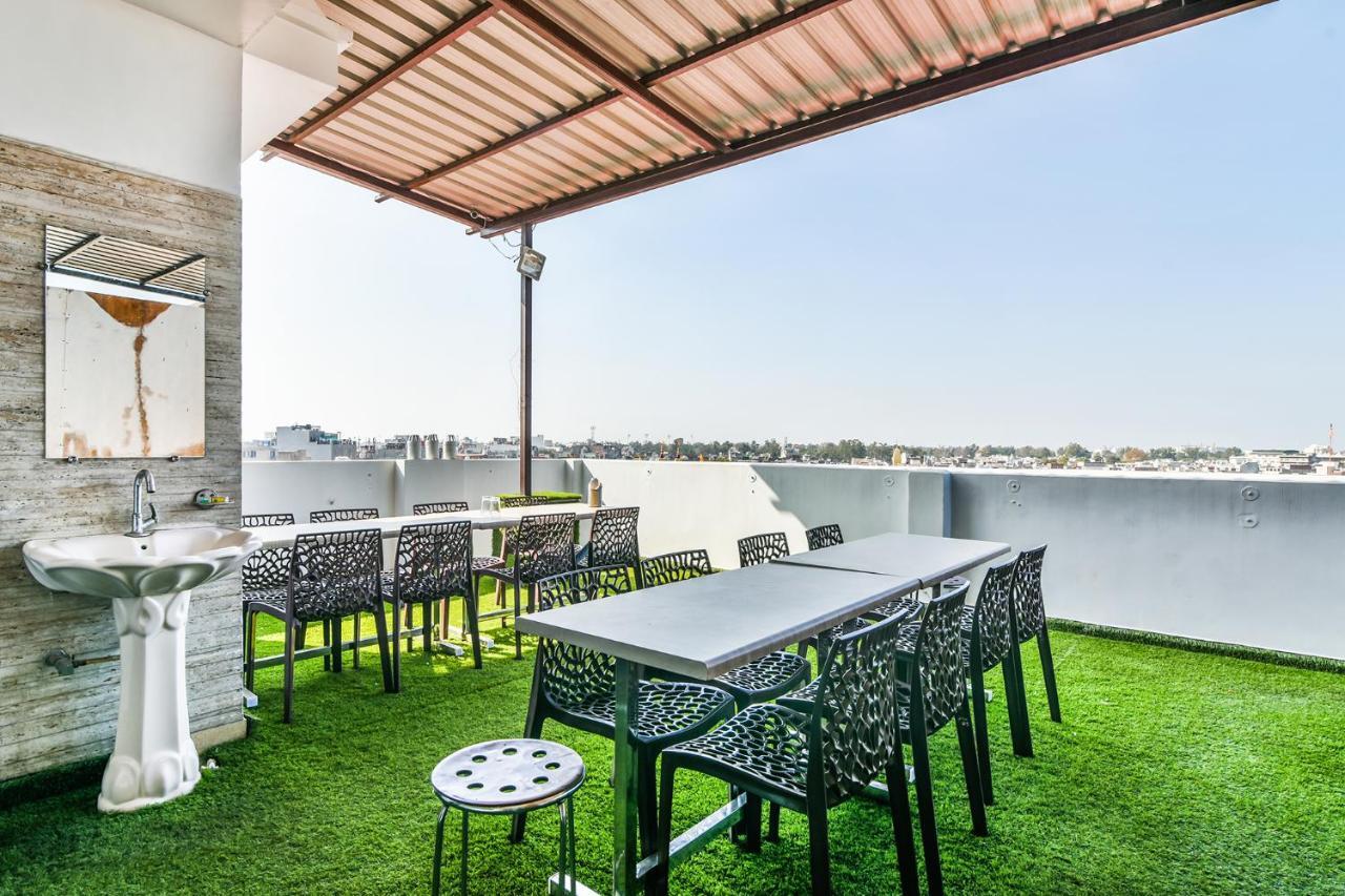 Hotel Fabhotel Aman Residency Sharifpura 3*