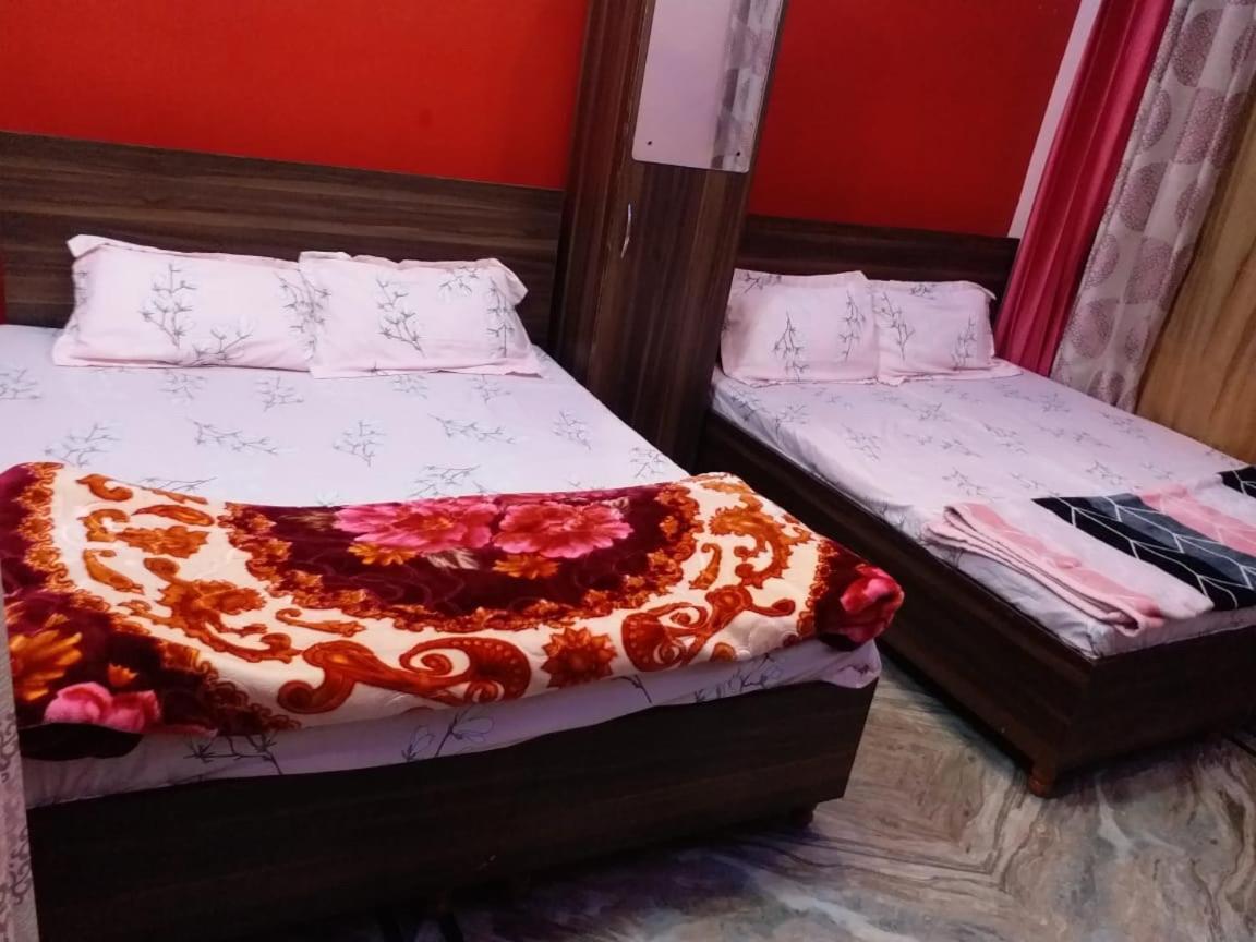 $ 4 Homestay *