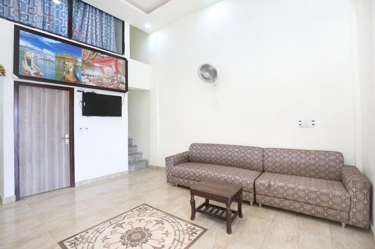 Hotel Oyo 14784 Angad Residency 3*