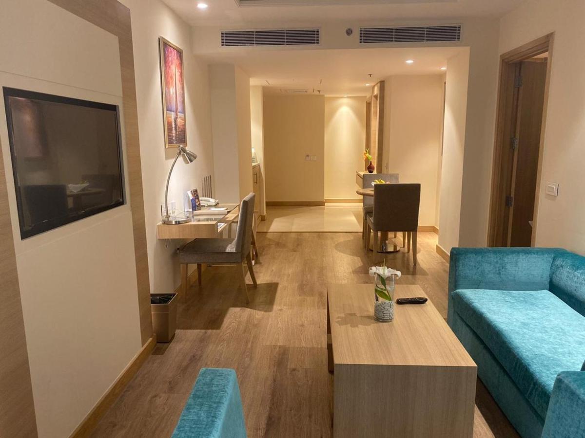 Golden Sarovar Portico