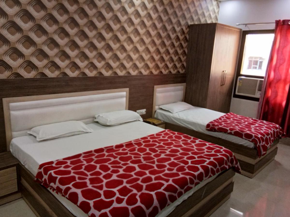 Puri Grand Guest house Amritsar