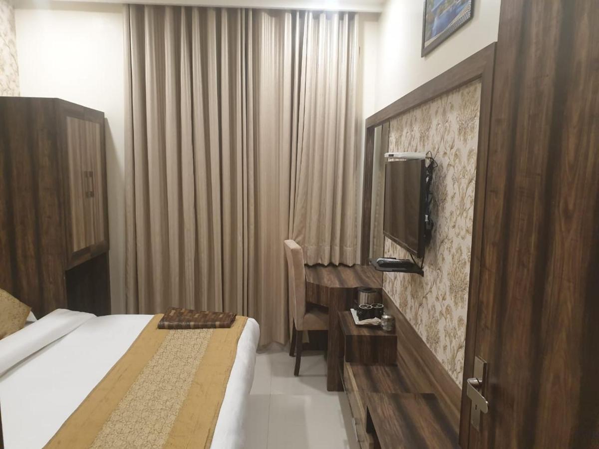 Malhotra 50 Meter From Golden Temple Hotel