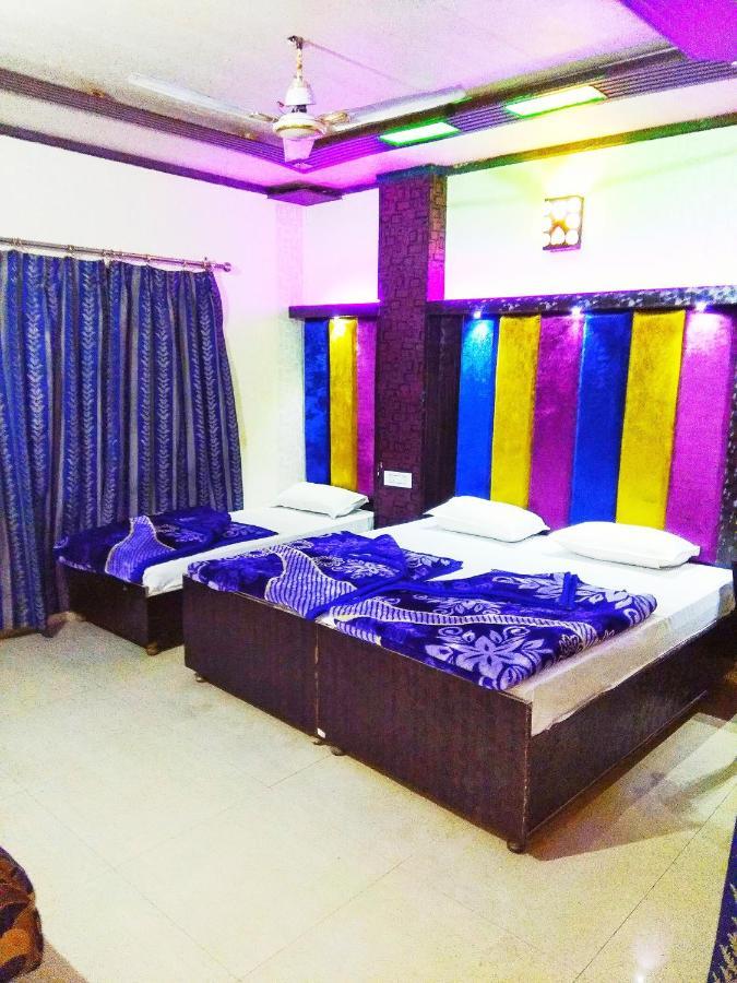 Hotel Revoli Walking Distance From Golden Temple Amritsar