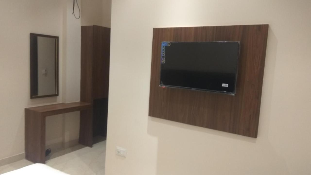 Anchit - Walking Distance To Golden Temple Hotel Amritsar