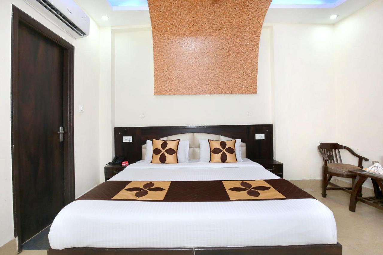 Hotel Oyo 9593 J S Regency 3*