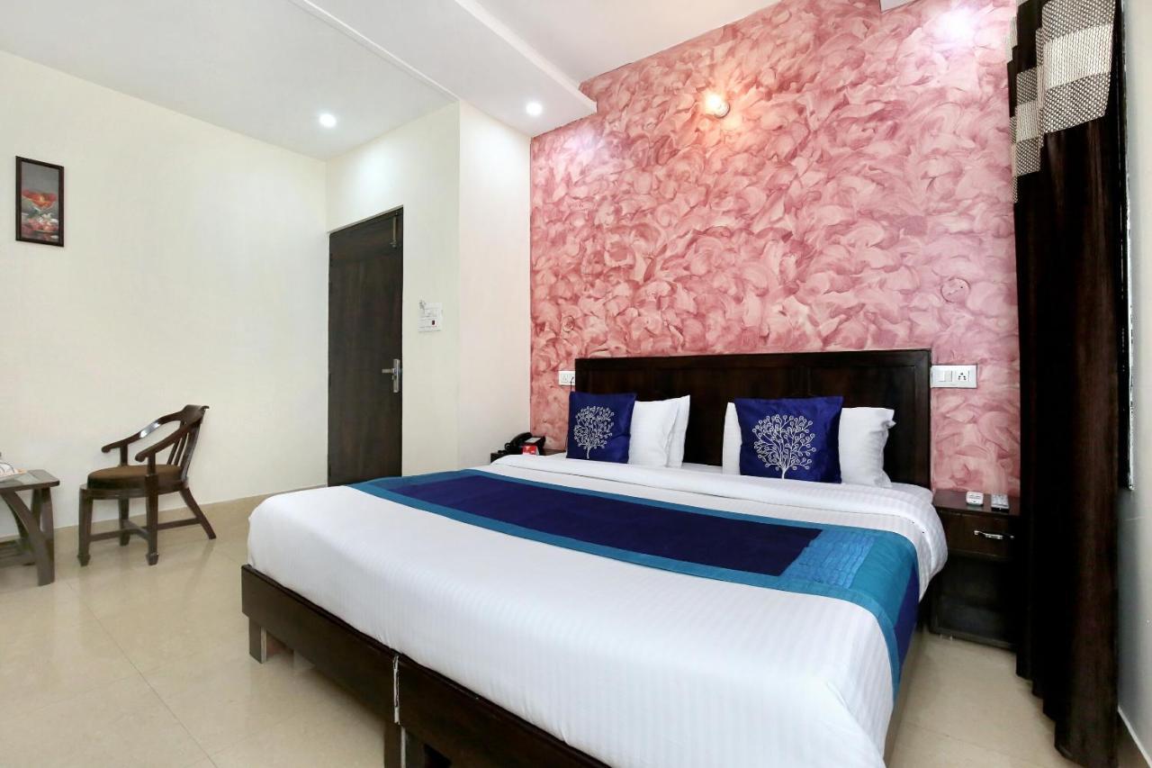 Oyo 9593 J S Regency