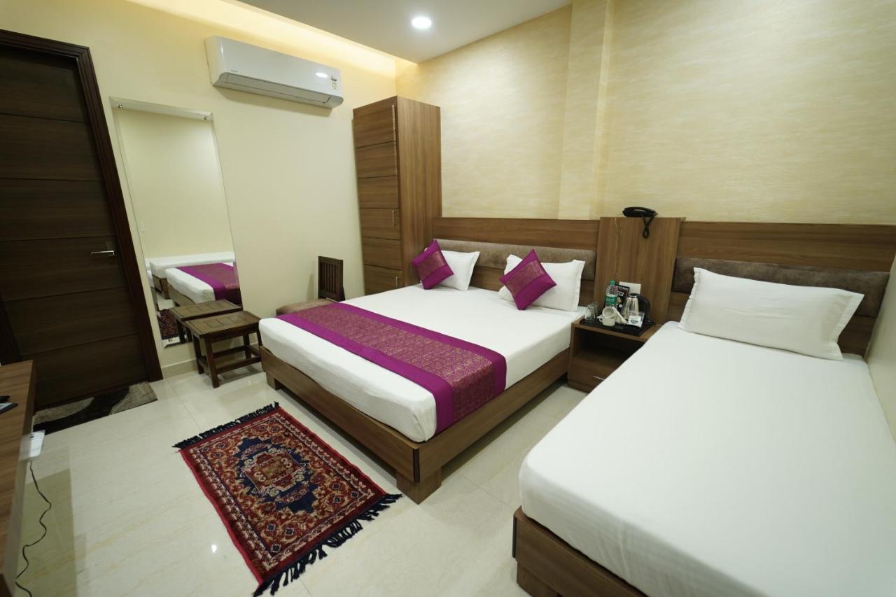 S.s Royal Hotel